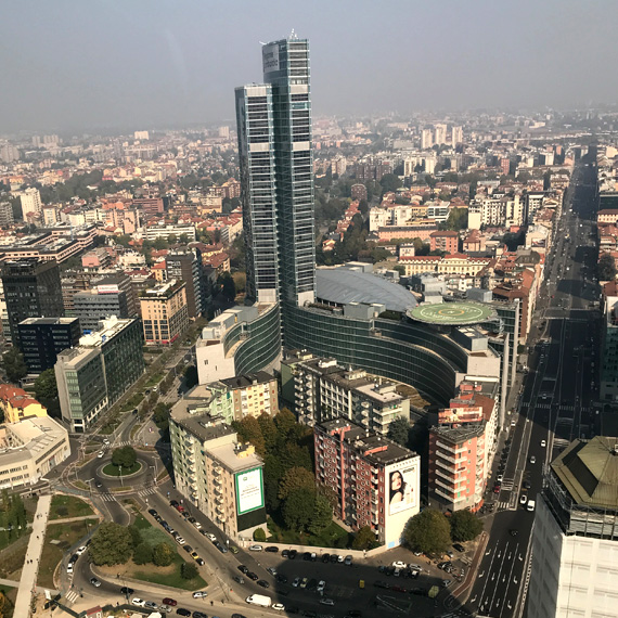 Tour e voli turistici in elicottero su Milano