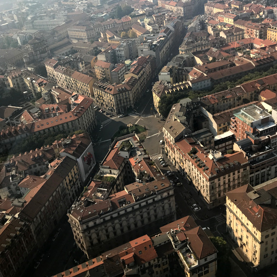 Tour e voli turistici in elicottero su Milano