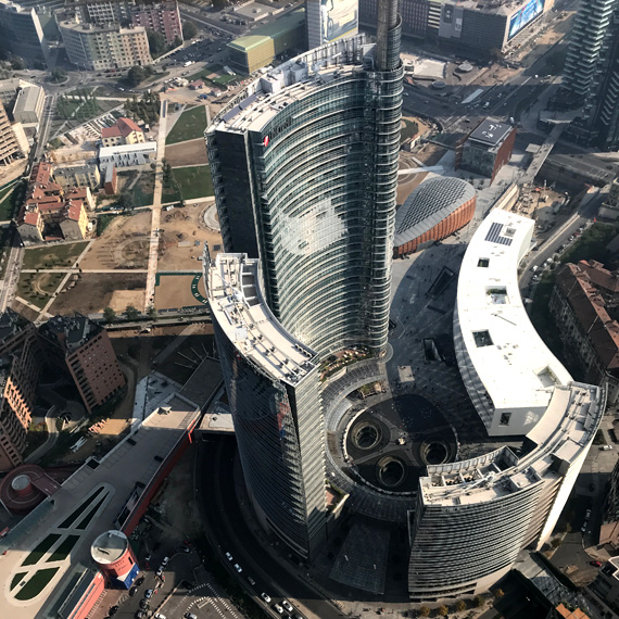 Tour e voli turistici in elicottero su Milano